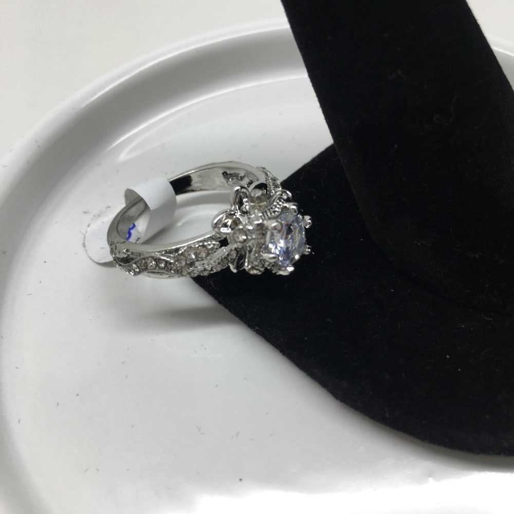 ring - Picture 4 of 4